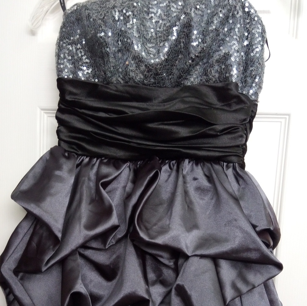 Cutest, Like new condition,Speckless 👗,size 3